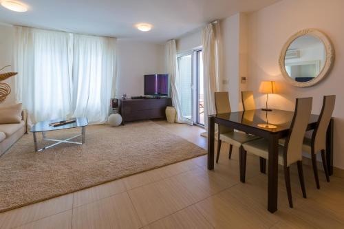 Apartments In Dramalj 41208