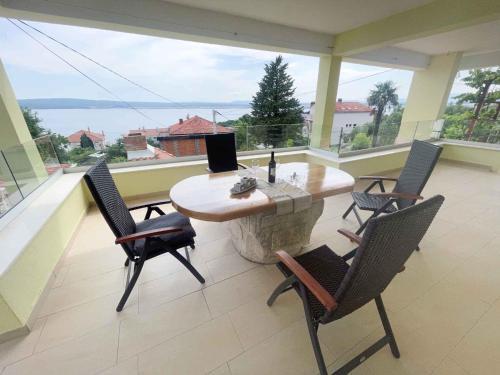 Apartment In Dramalj 42058