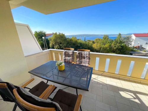 Apartment In Dramalj 42054