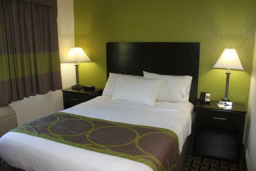 Hotel Americinn West Burlington