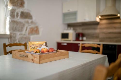 Hostal Holiday House Pantov?ak