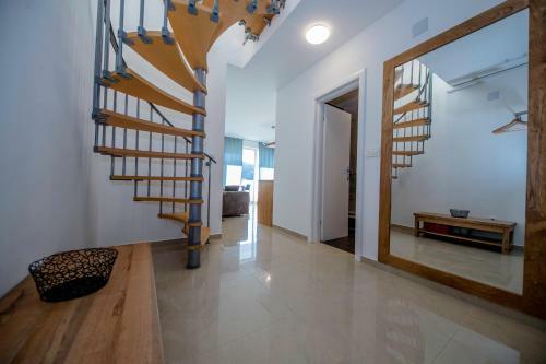 Palit 497/d, Apartment F