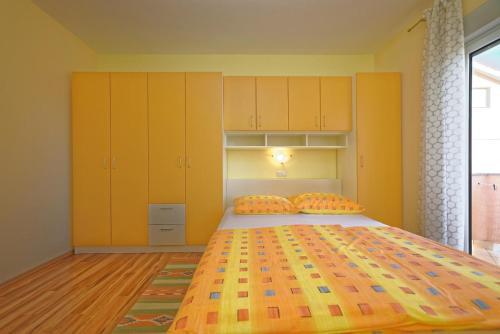 Apartments With A Parking Space Palit, Rab - 4970