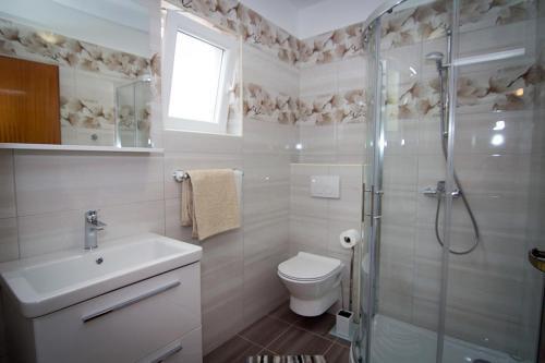 Apartments With A Parking Space Palit, Rab - 4970