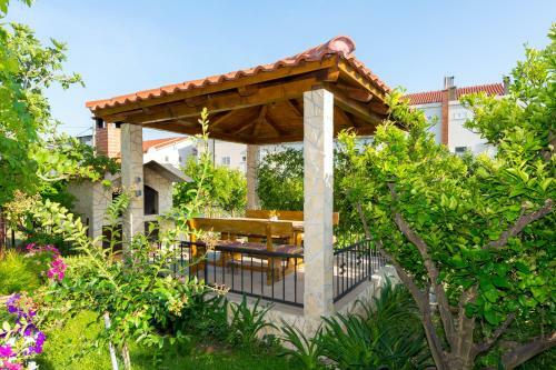 Villa Apartments Duje