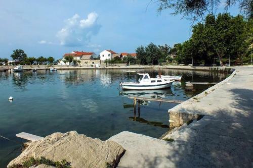 Apartments With A Parking Space Kastel Sucurac, Kastela - 12815