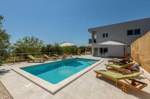 Villa Bu?ije With Private Pool