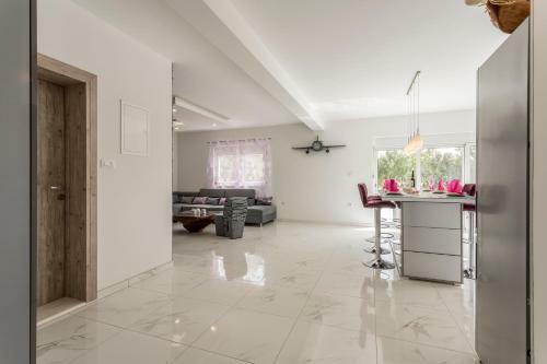 Villa Bu?ije With Private Pool