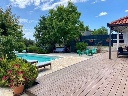 Villa Sunny Garden With Private Heated Pool