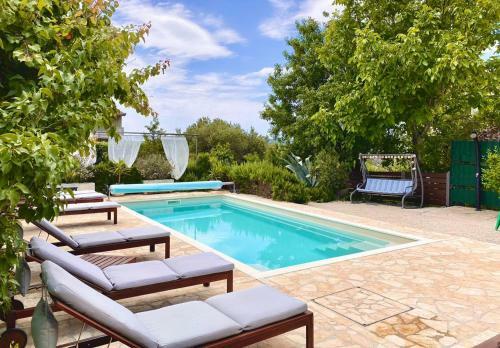 Villa Sunny Garden With Private Heated Pool