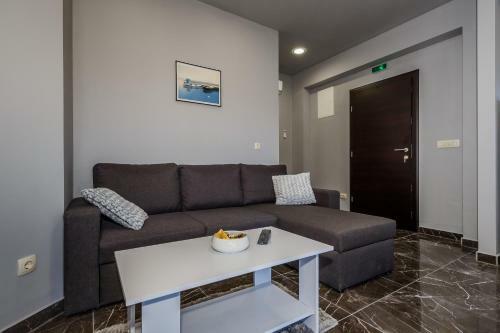 Cosy Apartment With Outdoor Pool, Close To Beachfront