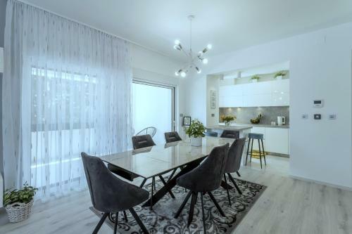 Villa Ema Kastela With Private Heated Pool