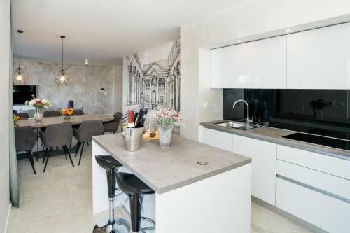 Luxury Beachfront Villa Sea Queen - Kastela
