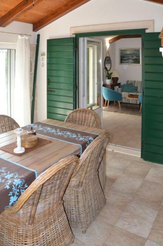 Issa Holiday Home