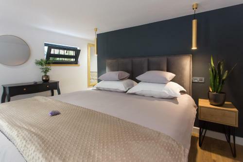 Castel Beachfront Apartment