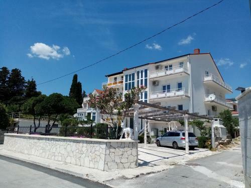 Apartmani Figaro L Za Odmor I Rad
