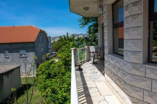 Apartmani West