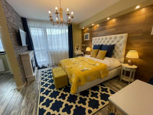 Romantic Jacuzzi Chic Apartment