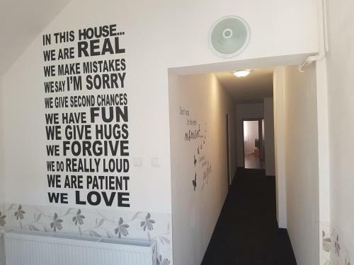Hostal My Place - Butterflies