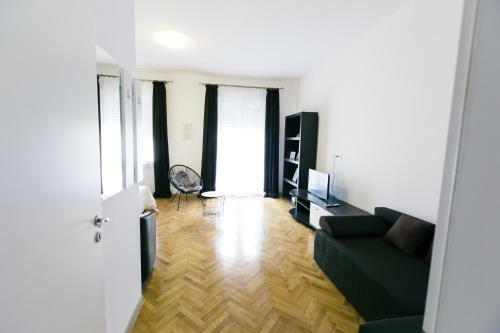 Street View Apartments
