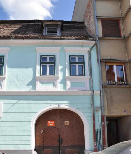 Schiller Apartments