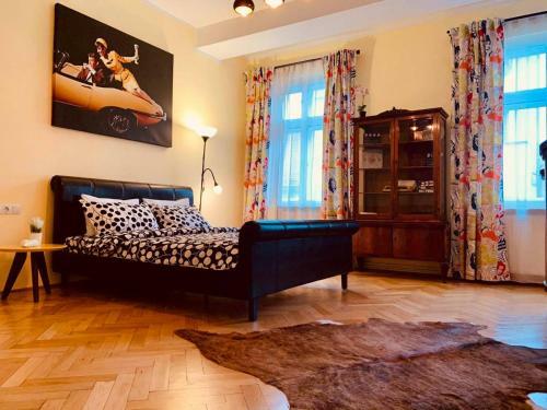 Cinematheque Ultracentral Apartment