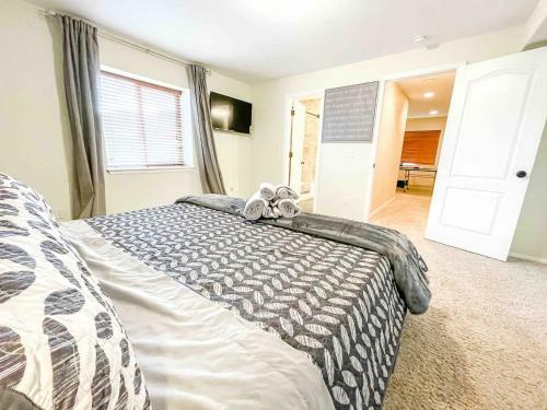 Villa 2 Master Suites! Pet Friendly With Mtn Views