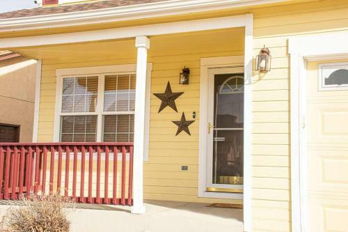 Villa Game Room ~ Beautiful Seclusion! Pet Friendly