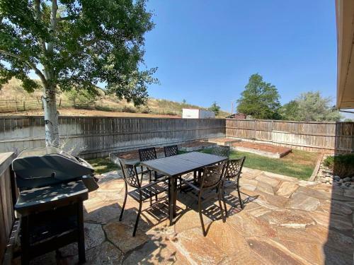 Hidden Valley Retreat With Foothill Views And A Large Yard