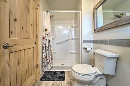 Contemporary Home Along Ourays River Walk!