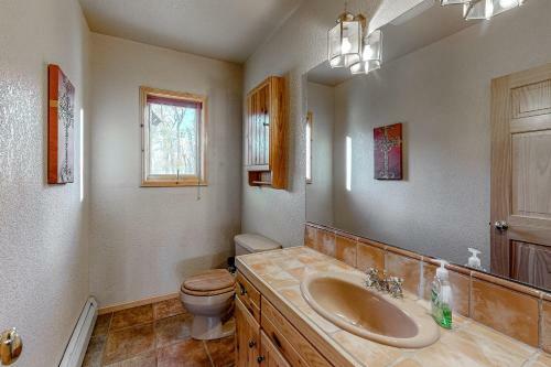 Lazy River Ranch House & Guest House