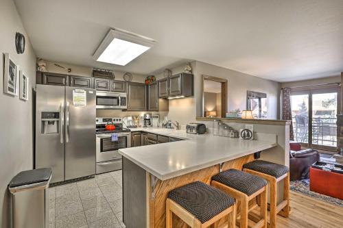 Apartamento Silverthorne Condo With Private Balcony And Fireplace!