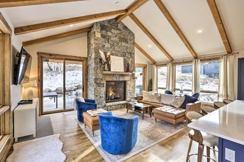 Luxurious Silverthorne Home With Patio Ski On-site!