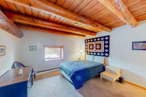 Boulder Cat Lodge