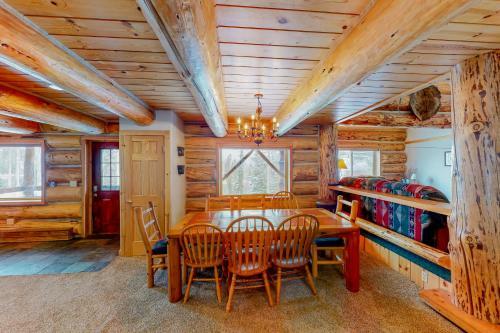 Boulder Cat Lodge