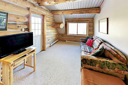 Boulder Cat Lodge