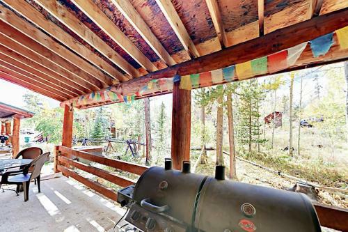 Boulder Cat Lodge