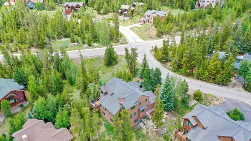 Snowy Paws At Eagles Nest Townhome