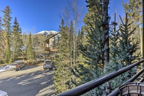 Silverthorne Escape With Hot Tub And Mtn Views!