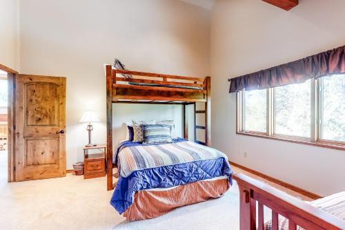Falcon's Nest Retreat