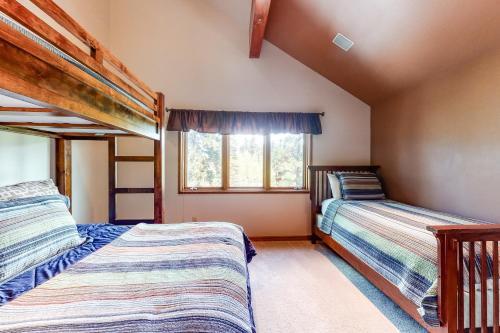 Falcon's Nest Retreat