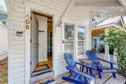 Pacific West 406 - Gateway To Gondola