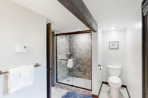 Hillsider Condominiums 5
