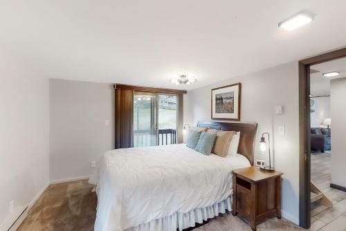 Hillsider Condominiums 5