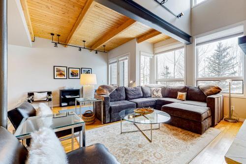 Slopeside Living - 2887