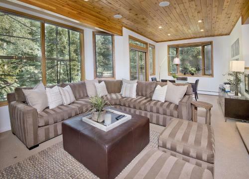 Vail Golfcourse Townhome #39 Townhouse