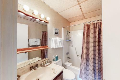 Lion Square Lodge South 574