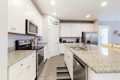 Bishops Landing -- 30121 Seashore
