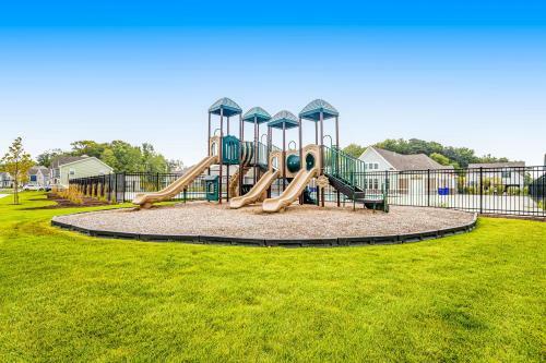 Bishops Landing -- 30121 Seashore