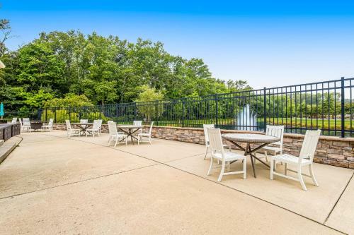 Bishops Landing -- 38454 Carroll